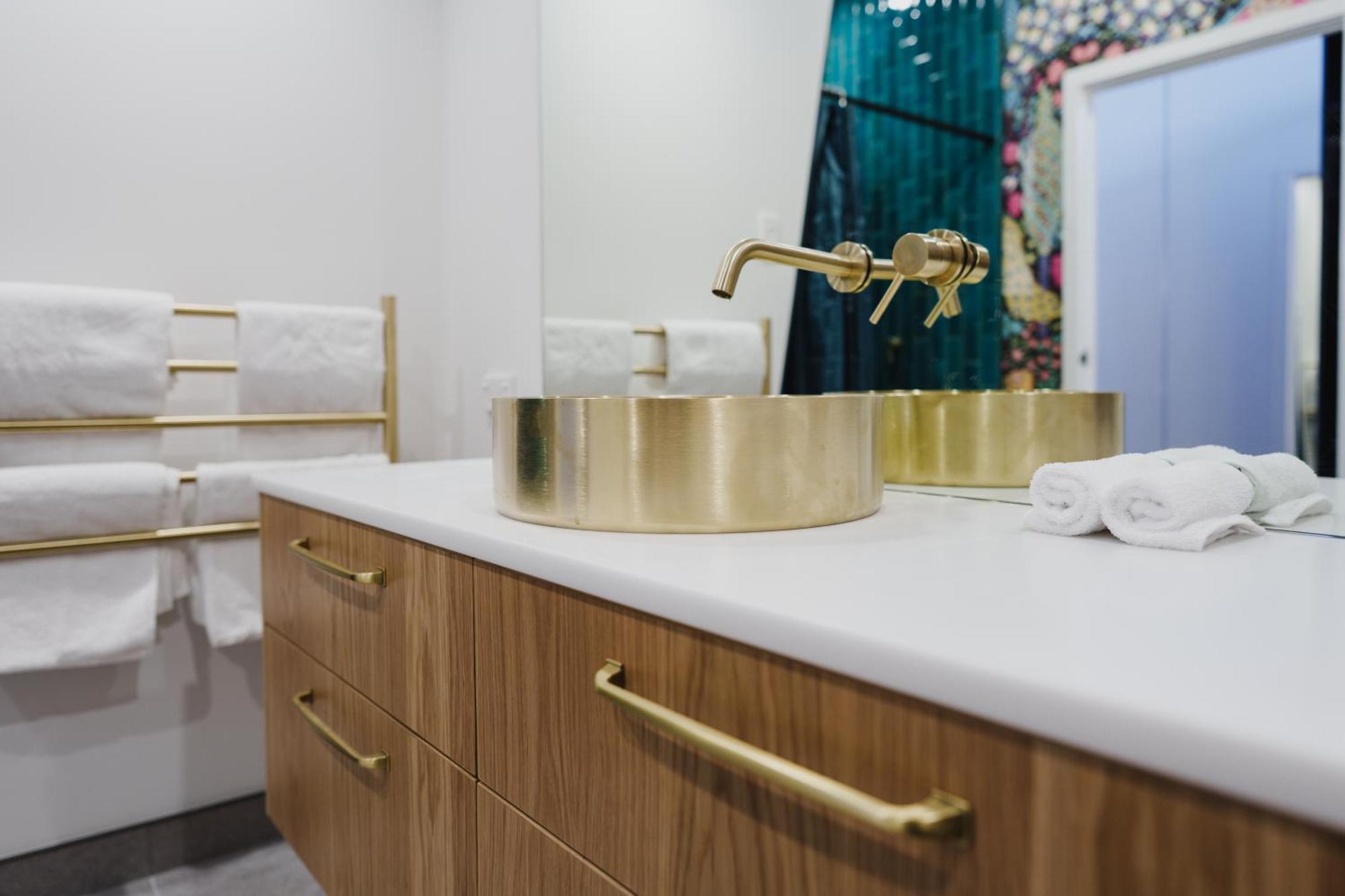 The Chamberson Hotel Dunedin Exterior foto Bathroom fixtures